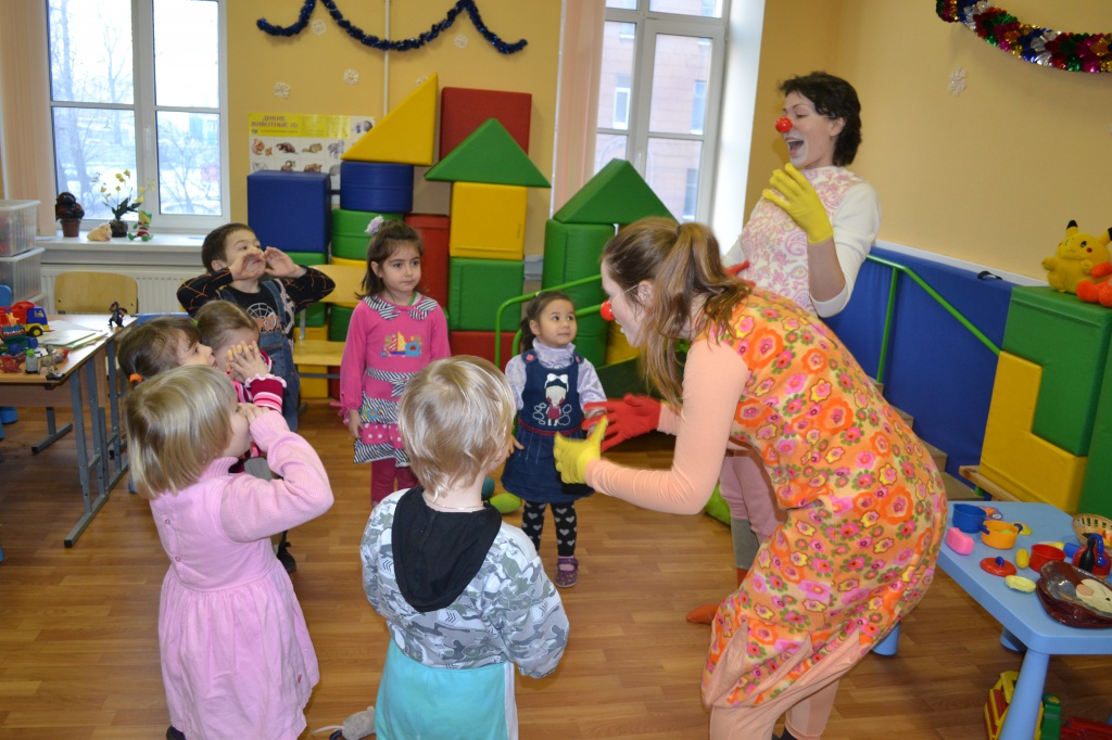 веселые игры с малышами.JPG